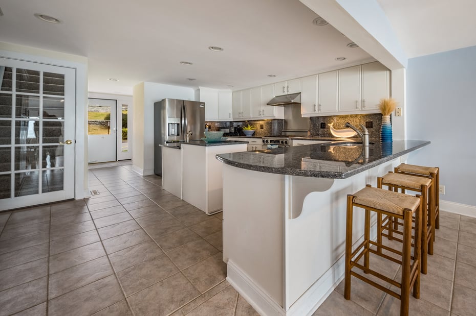 223 Giants Neck Road Photo 7