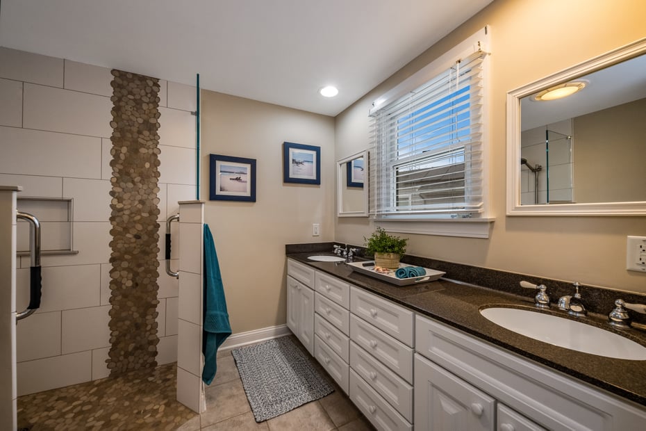 223 Giants Neck Road Photo 13