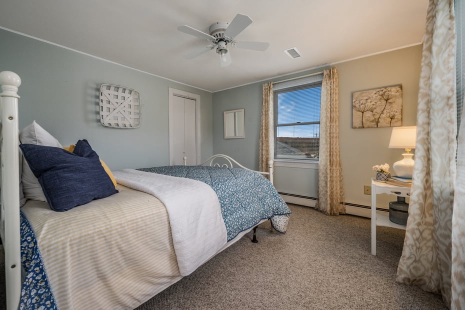 223 Giants Neck Road Photo 14