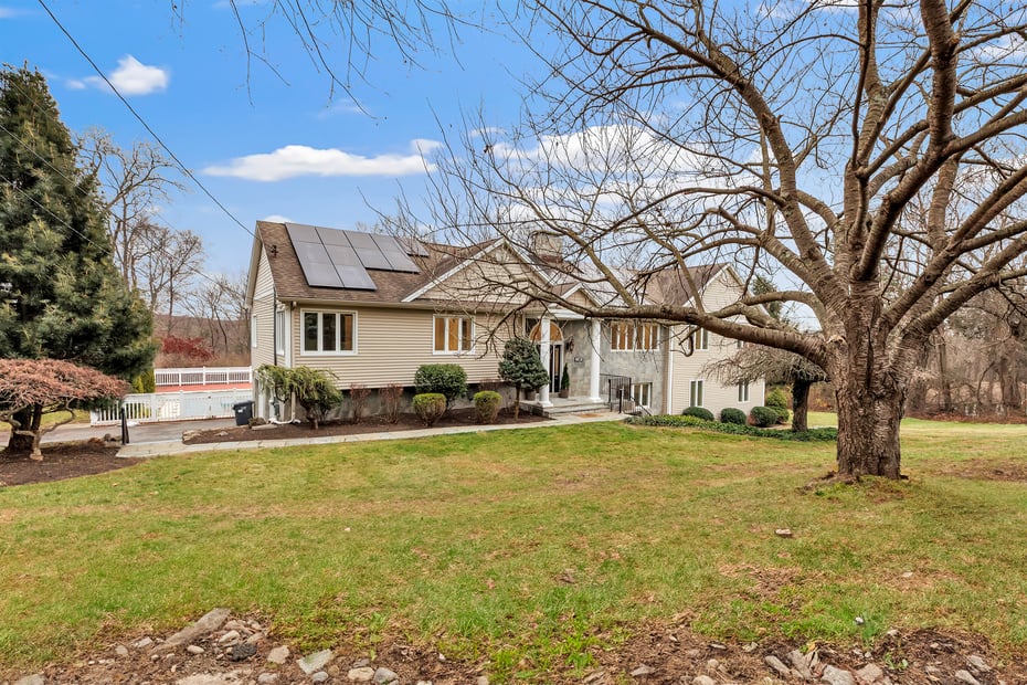 28 Hillside Drive Photo 3