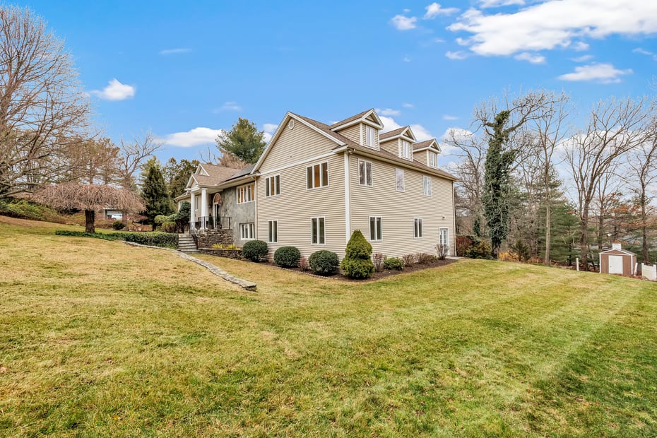 28 Hillside Drive Photo 4