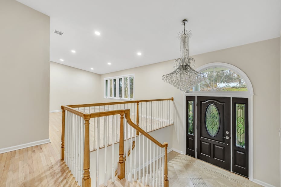 28 Hillside Drive Photo 8