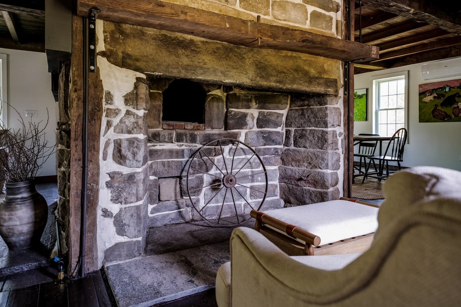 740 Little City Road Photo 8