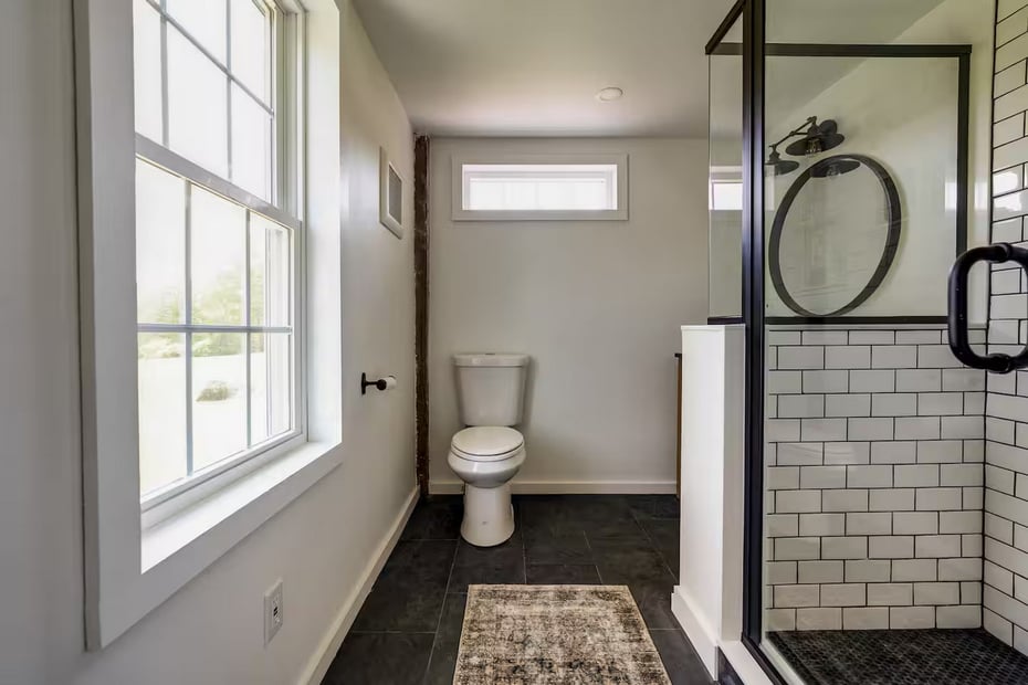 740 Little City Road Photo 10