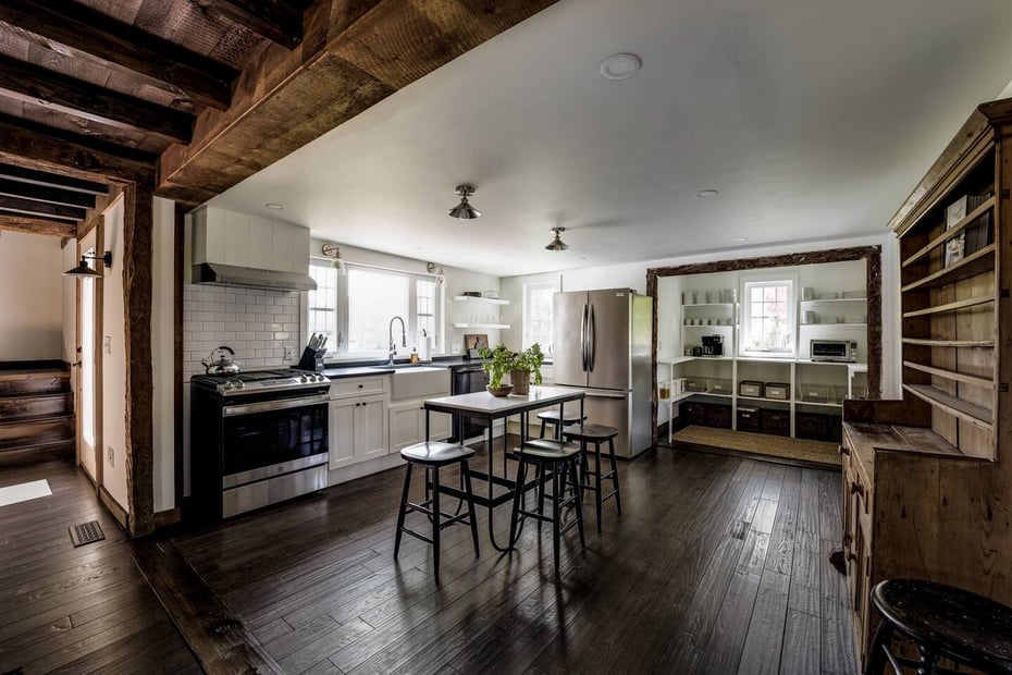 740 Little City Road Photo 2