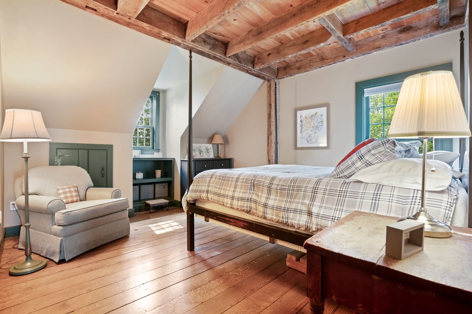 35 Northrop Street Photo 14