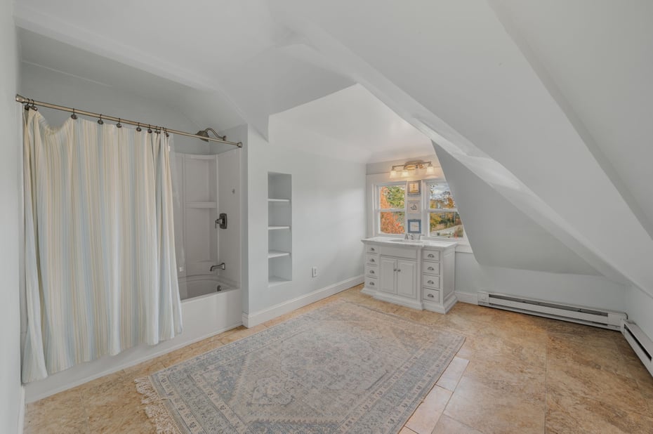 26 College Street Photo 23