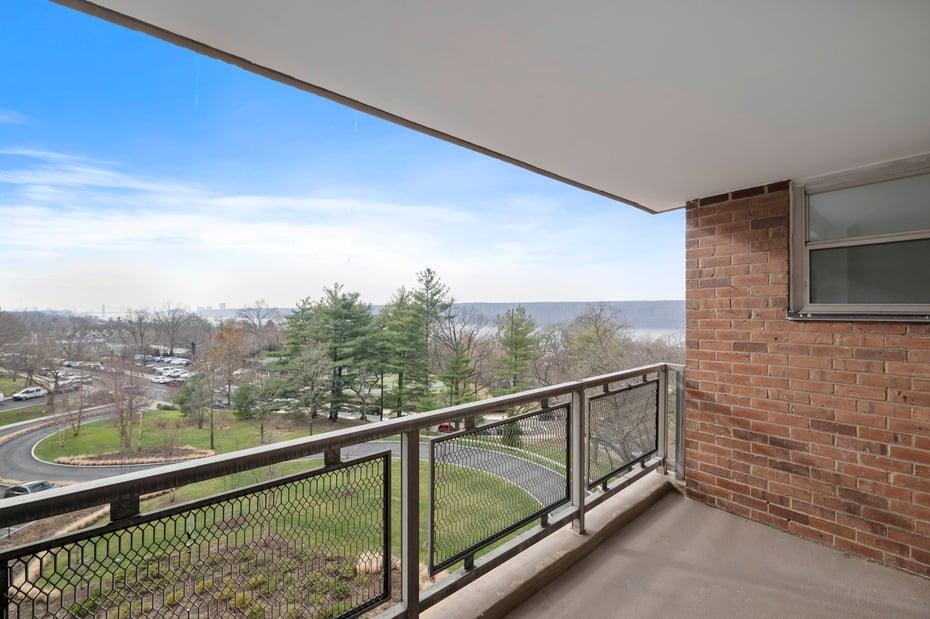 5900 Arlington Avenue  #6S Photo 8