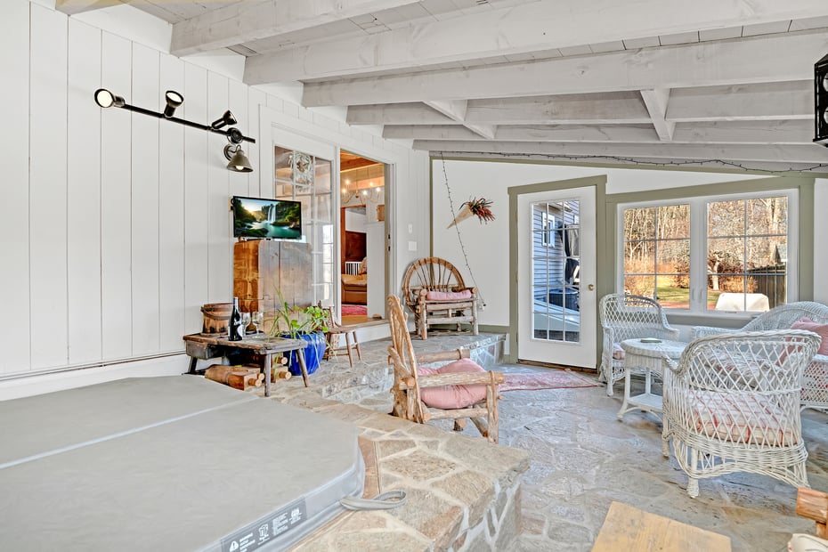 49 Upper Road Photo 33