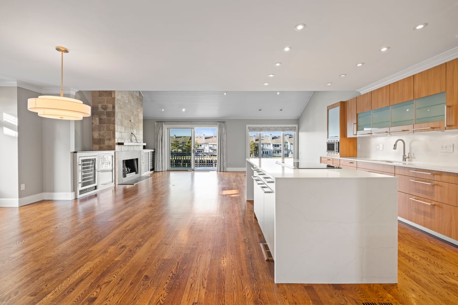 1 Island Drive  #21 Photo 3