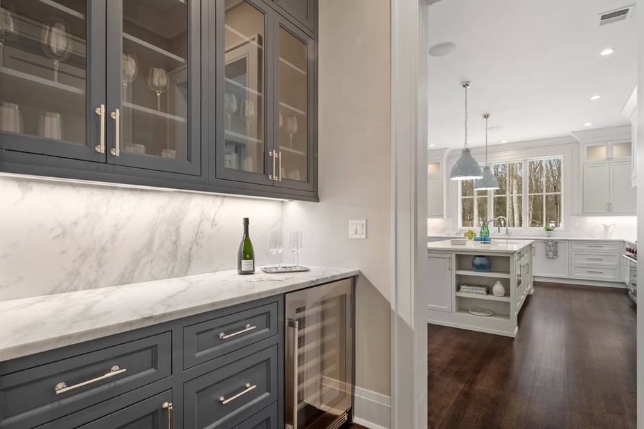 928 West Road Photo 17