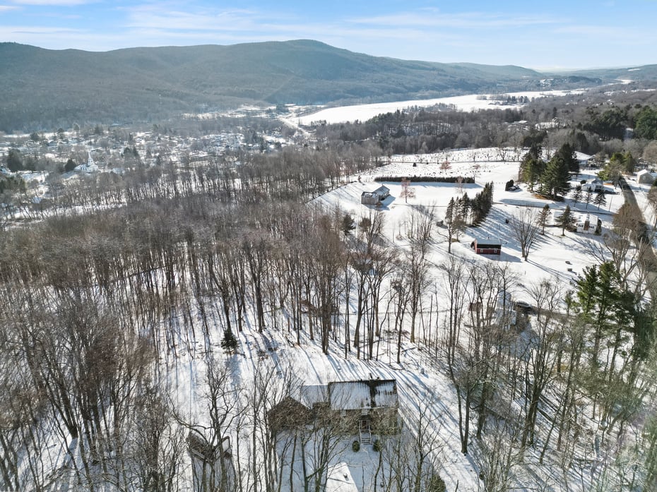 132 Outlook Ave Photo 2