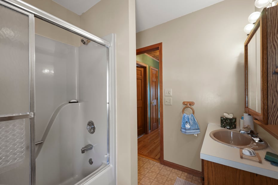 132 Outlook Ave Photo 35