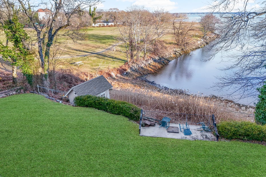 50 Shore Road Photo 5