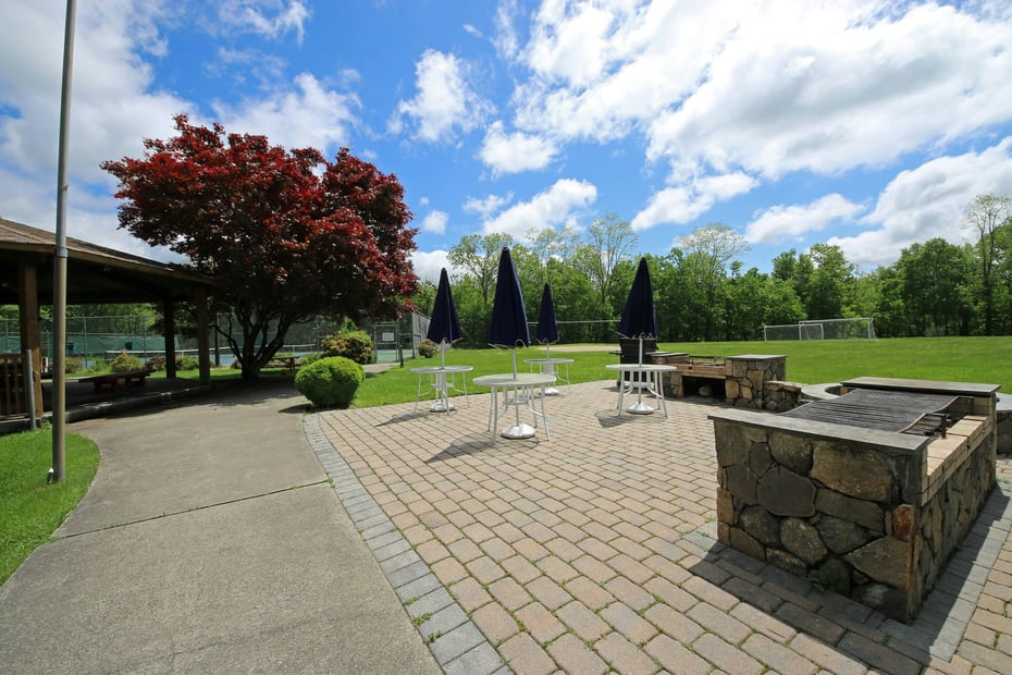 88 Green Lane Photo 40