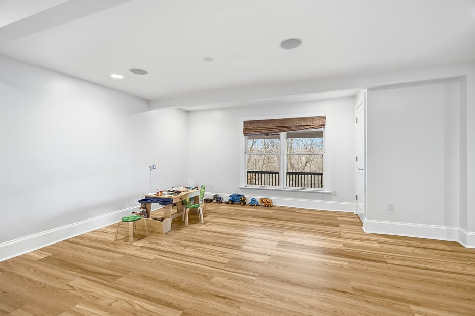 6 Eaton Lane Photo 24