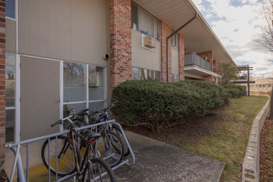 306 Old Country Road #306 Photo 26