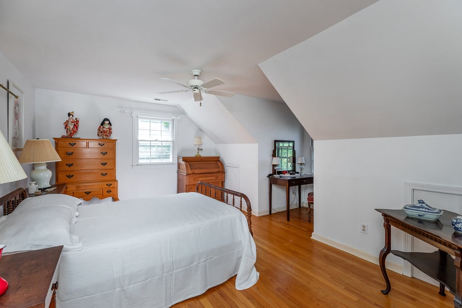 242 Tophet Road Photo 10