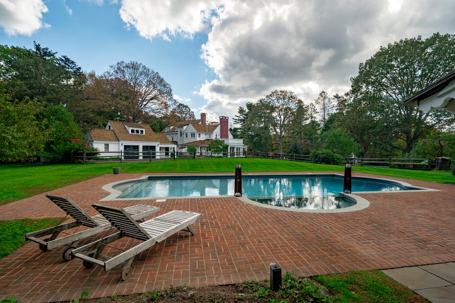 198 Hemlock Hill Road Photo 4