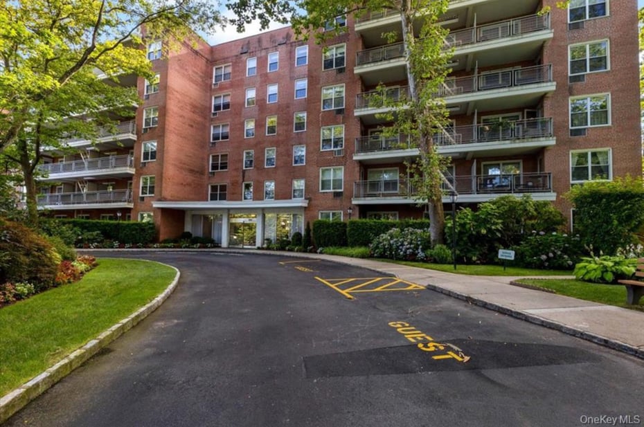 177 E Hartsdale Avenue  #3H Photo 2