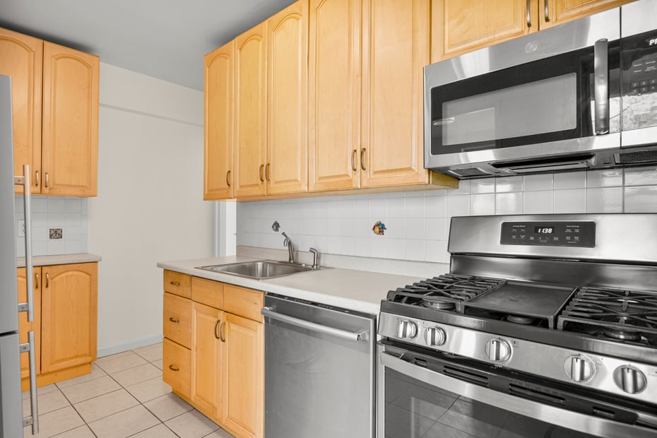 177 E Hartsdale Avenue  #3H Photo 13