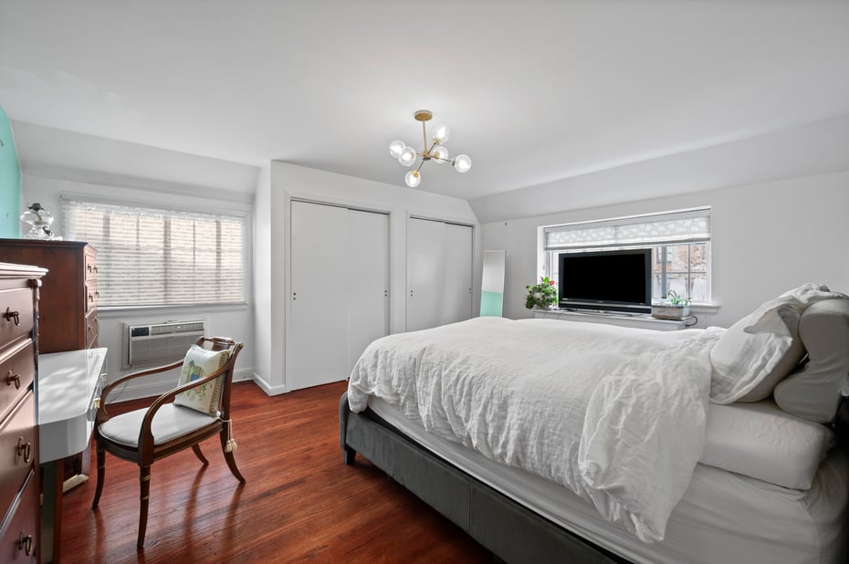 19 Fairway Street Photo 13