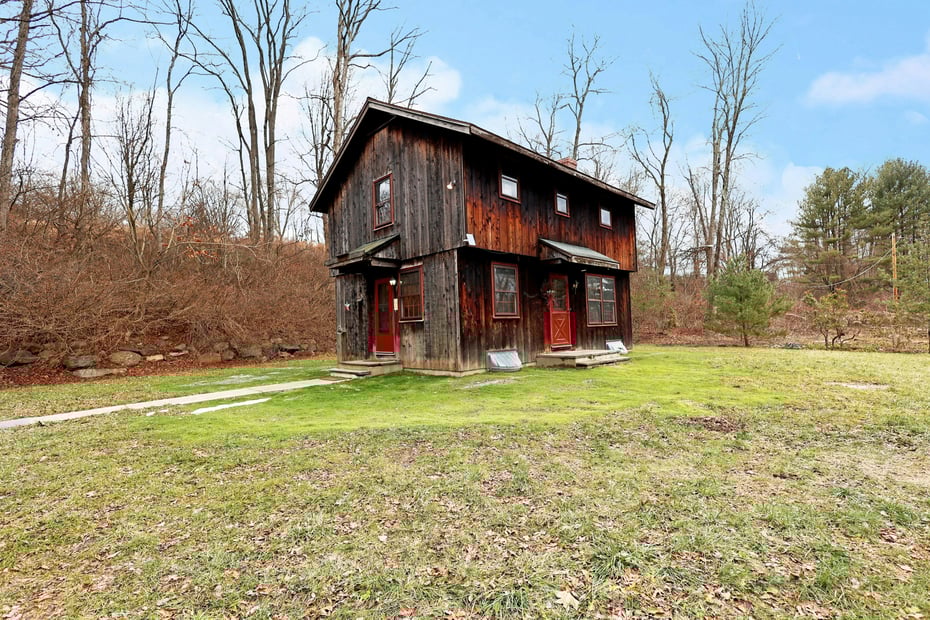 380 Newtown Turnpike Photo 1