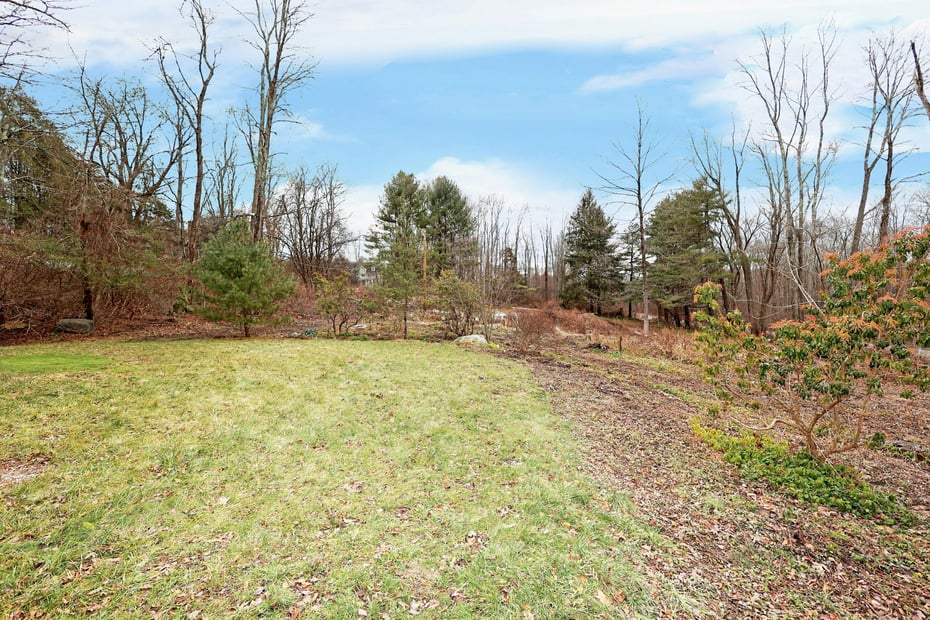 380 Newtown Turnpike Photo 14