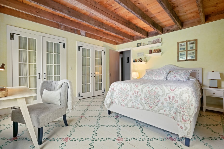 35 Northrop Street Photo 16