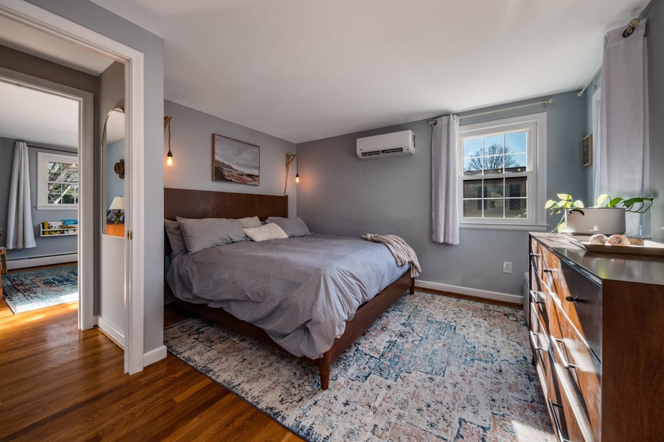 99 Maple Avenue Photo 12