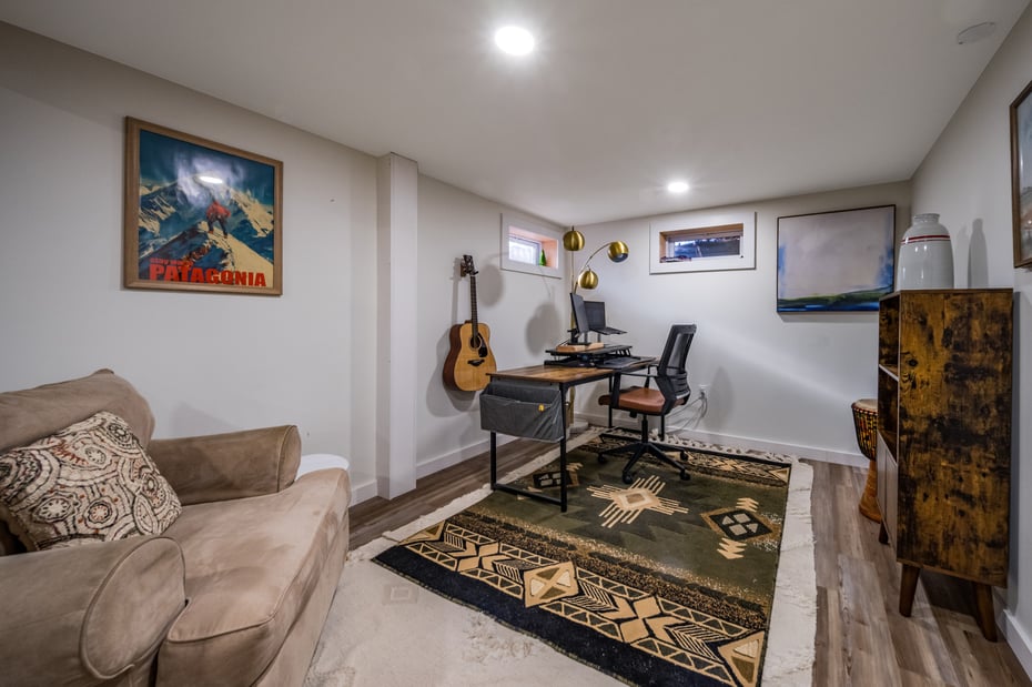 99 Maple Avenue Photo 17