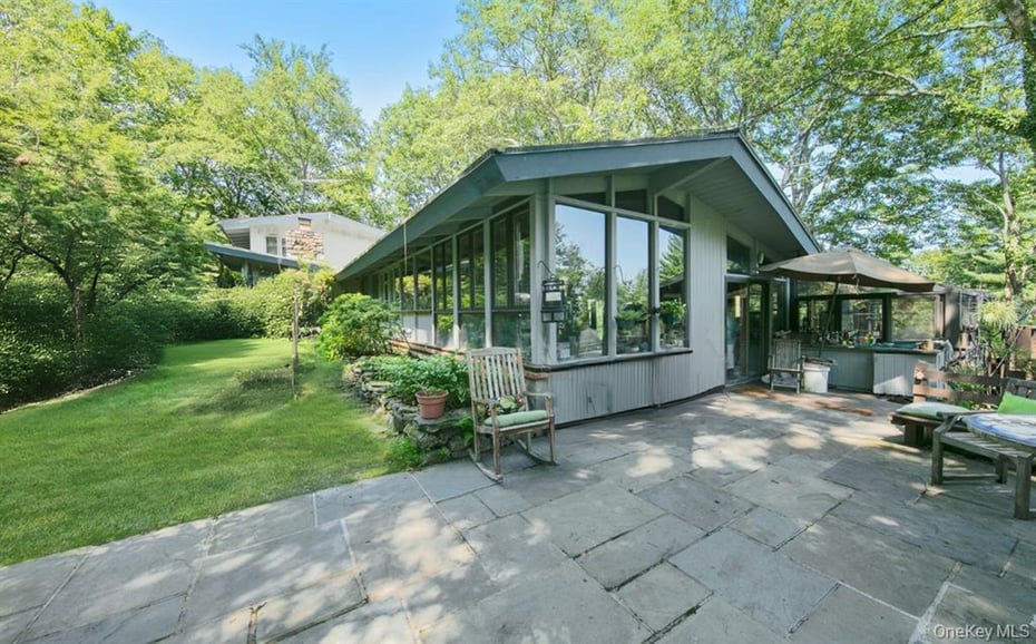 35 Saxon Woods Road Photo 4