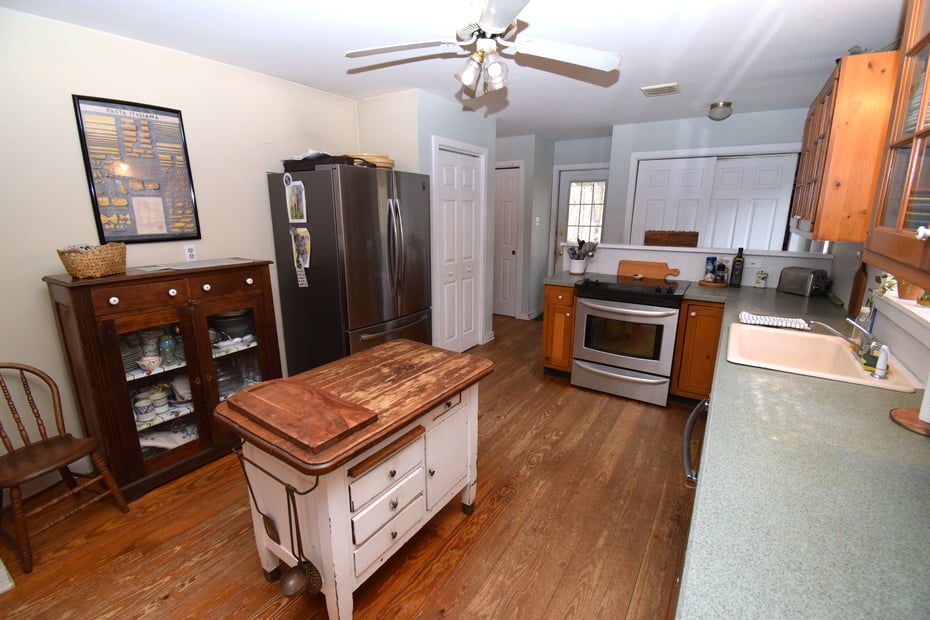 300 Mungertown Road Photo 6