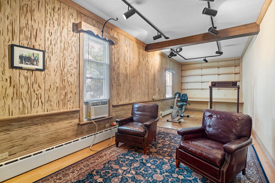 32 East Main Street Photo 3