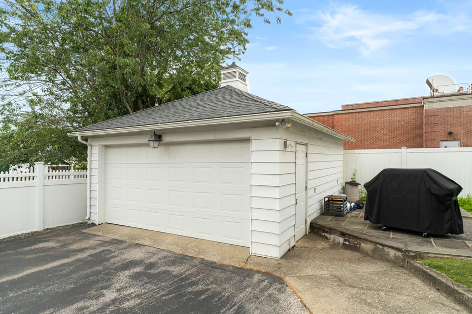 32 East Main Street Photo 19