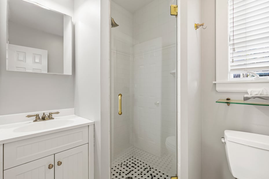 8 Glen Avenue Photo 10