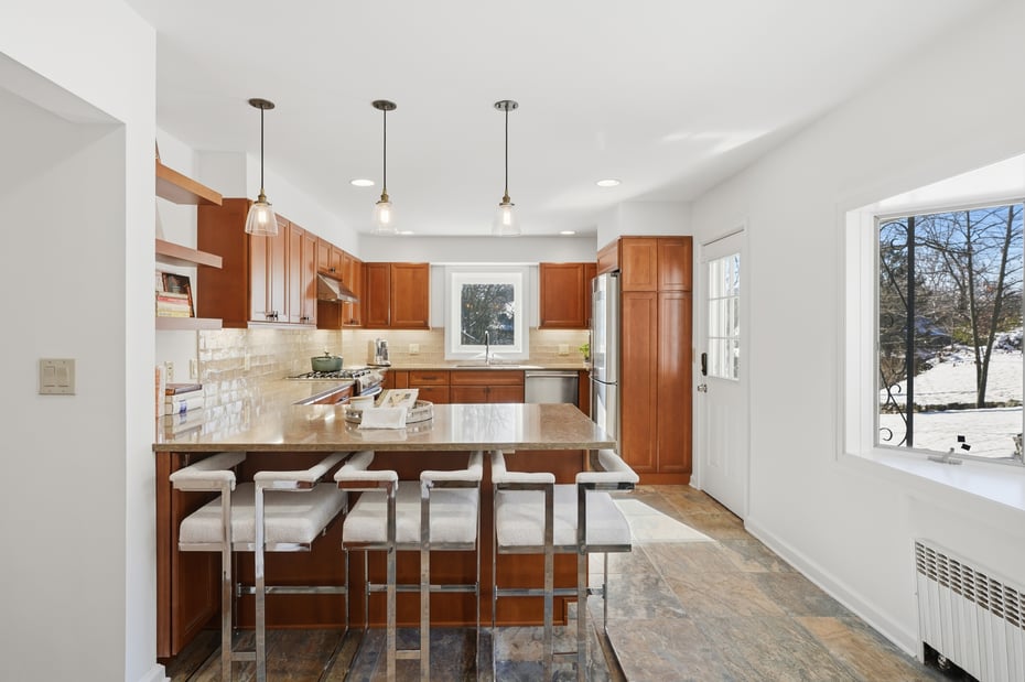 2 Village Lane Photo 10