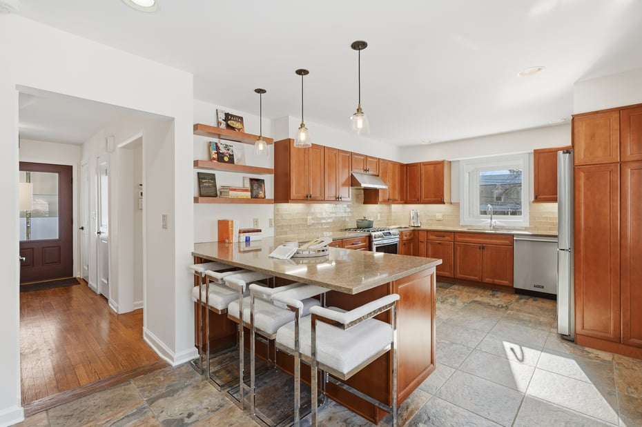 2 Village Lane Photo 12