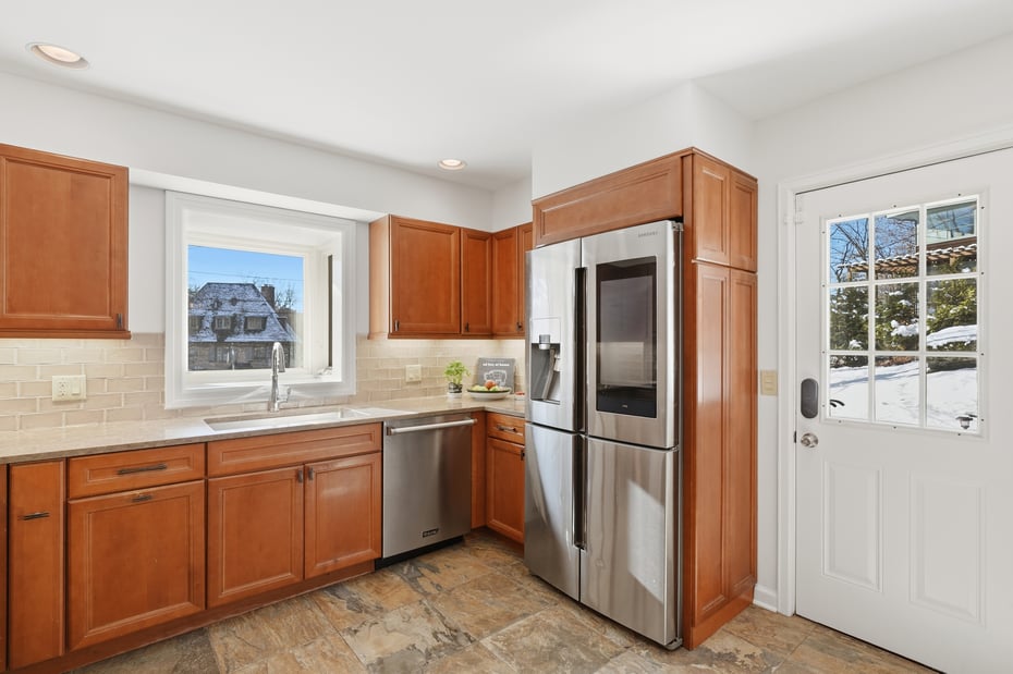 2 Village Lane Photo 14