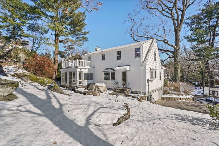 2 Village Lane Photo 35