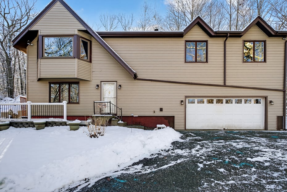 12 Stonybrook Road Photo 1