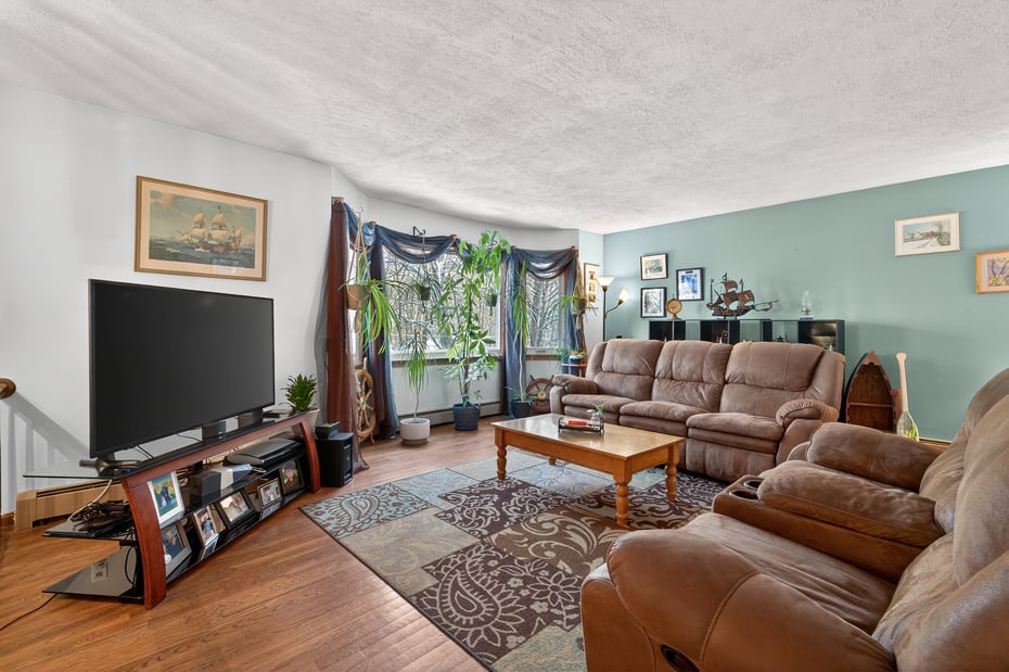 12 Stonybrook Road Photo 6