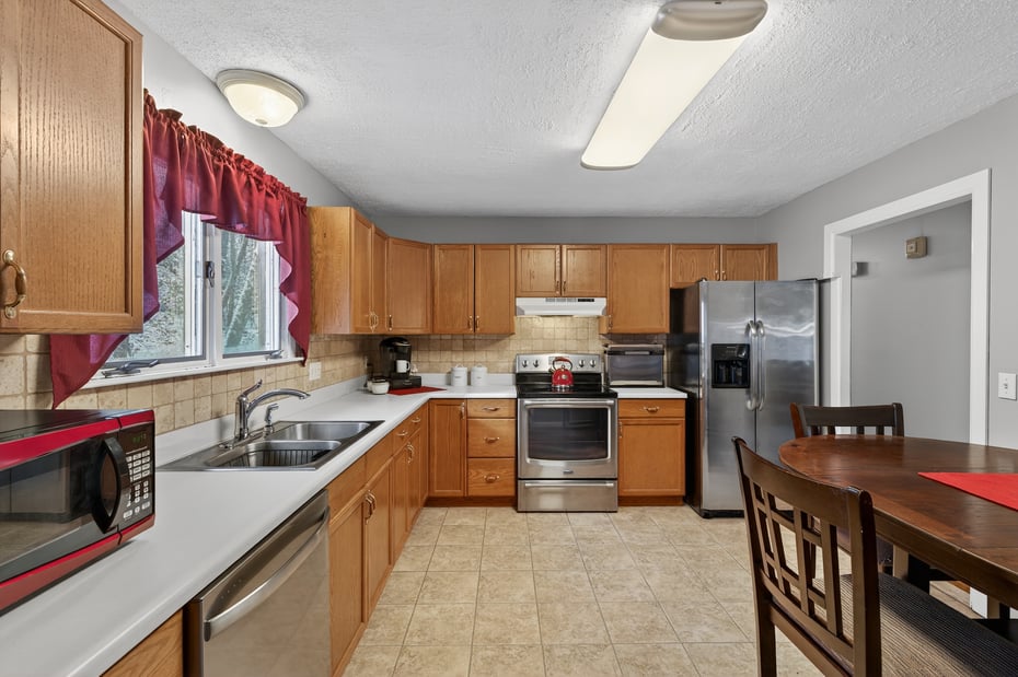 12 Stonybrook Road Photo 11