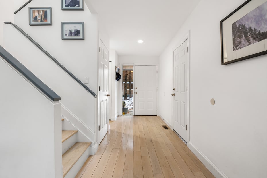 23 Waters Edge Photo 1