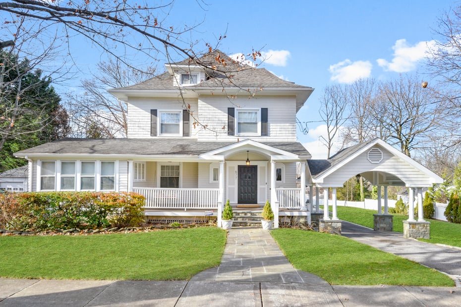 677 James Street Photo 2