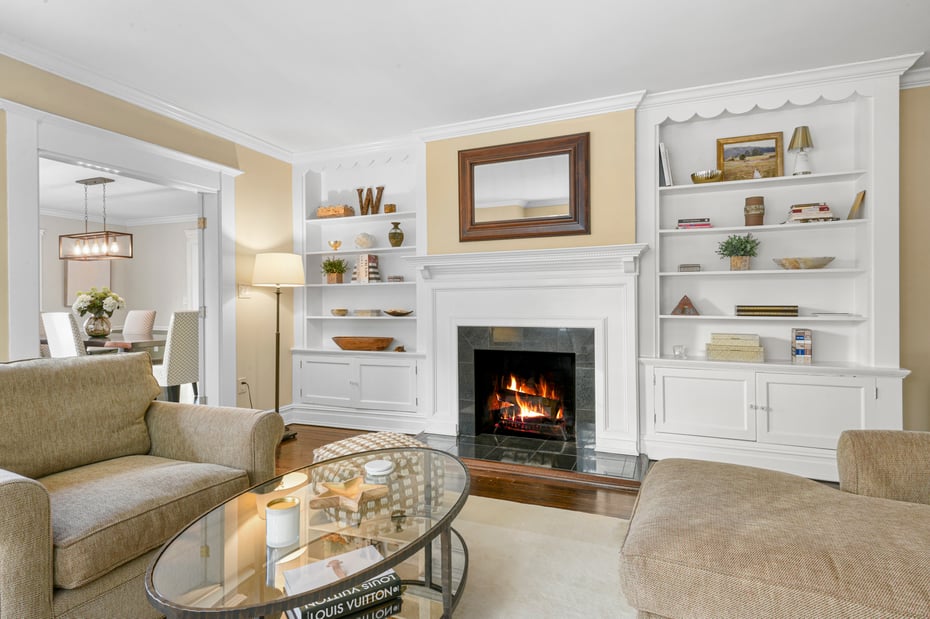 677 James Street Photo 5