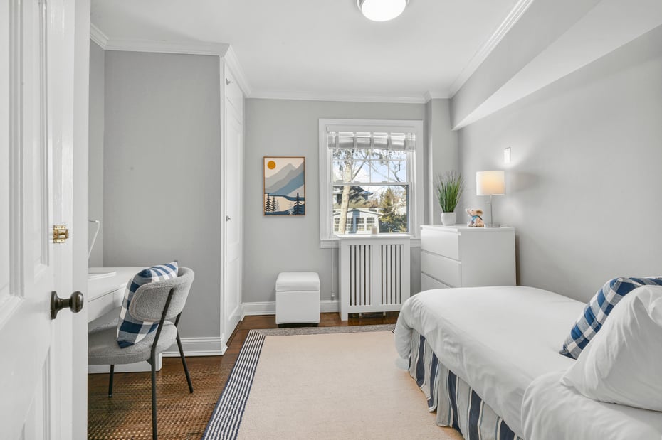 677 James Street Photo 20