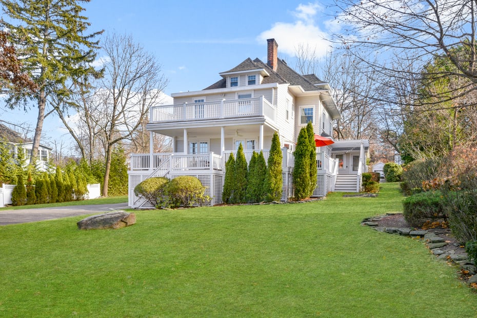 677 James Street Photo 35