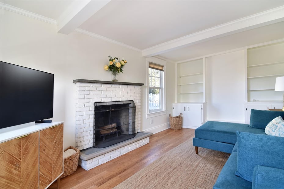 8 Washington Place Photo 3