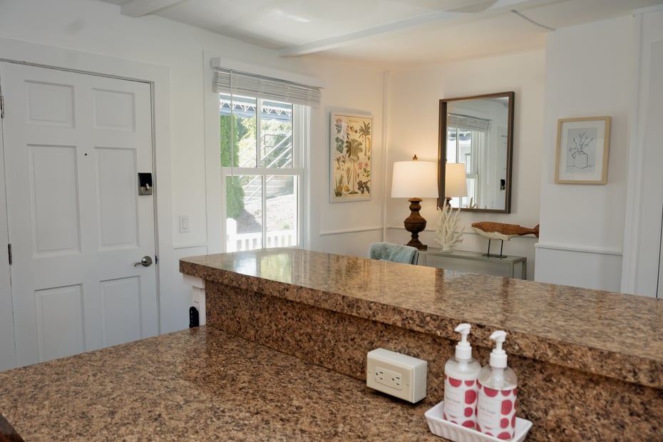 19 Pearl Street Photo 16